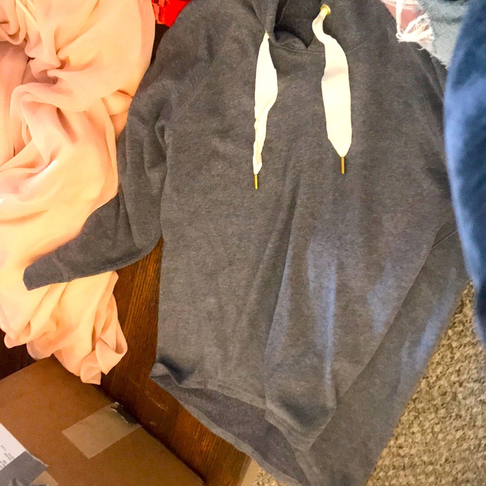 Sweatshirt big draw string  hood larger than a xs
